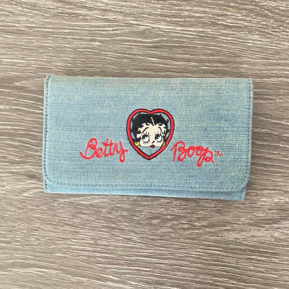 Vintage 2000s betty boop blue wallet